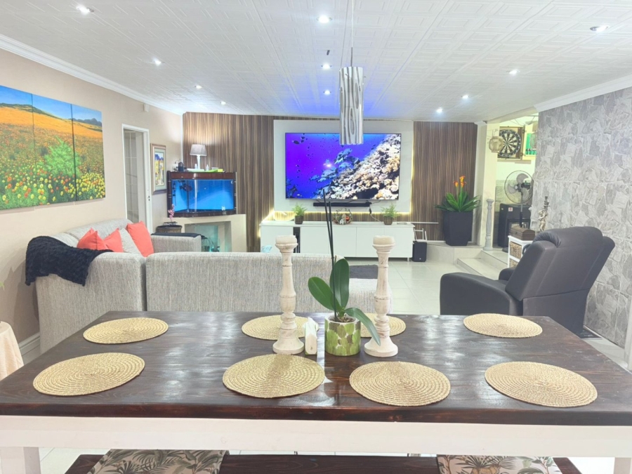 7 Bedroom Property for Sale in Sunnyridge Eastern Cape